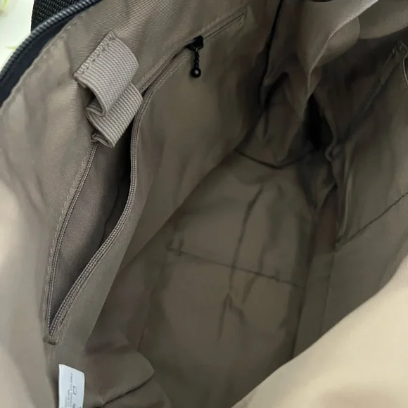 Baggallini Black Nylon Crossbody Bag - Picture 6 of 6